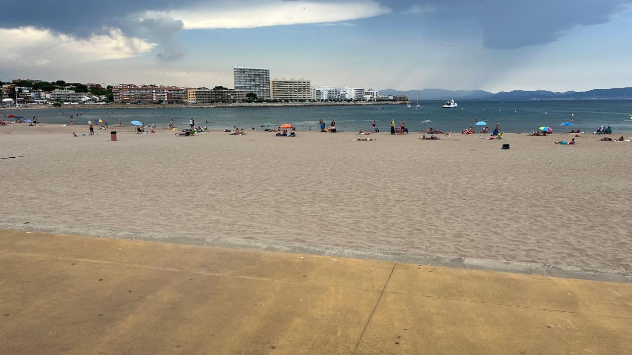 Apartamento En La Playa. Free Parking. Free Wifi L' Escala Dış mekan fotoğraf